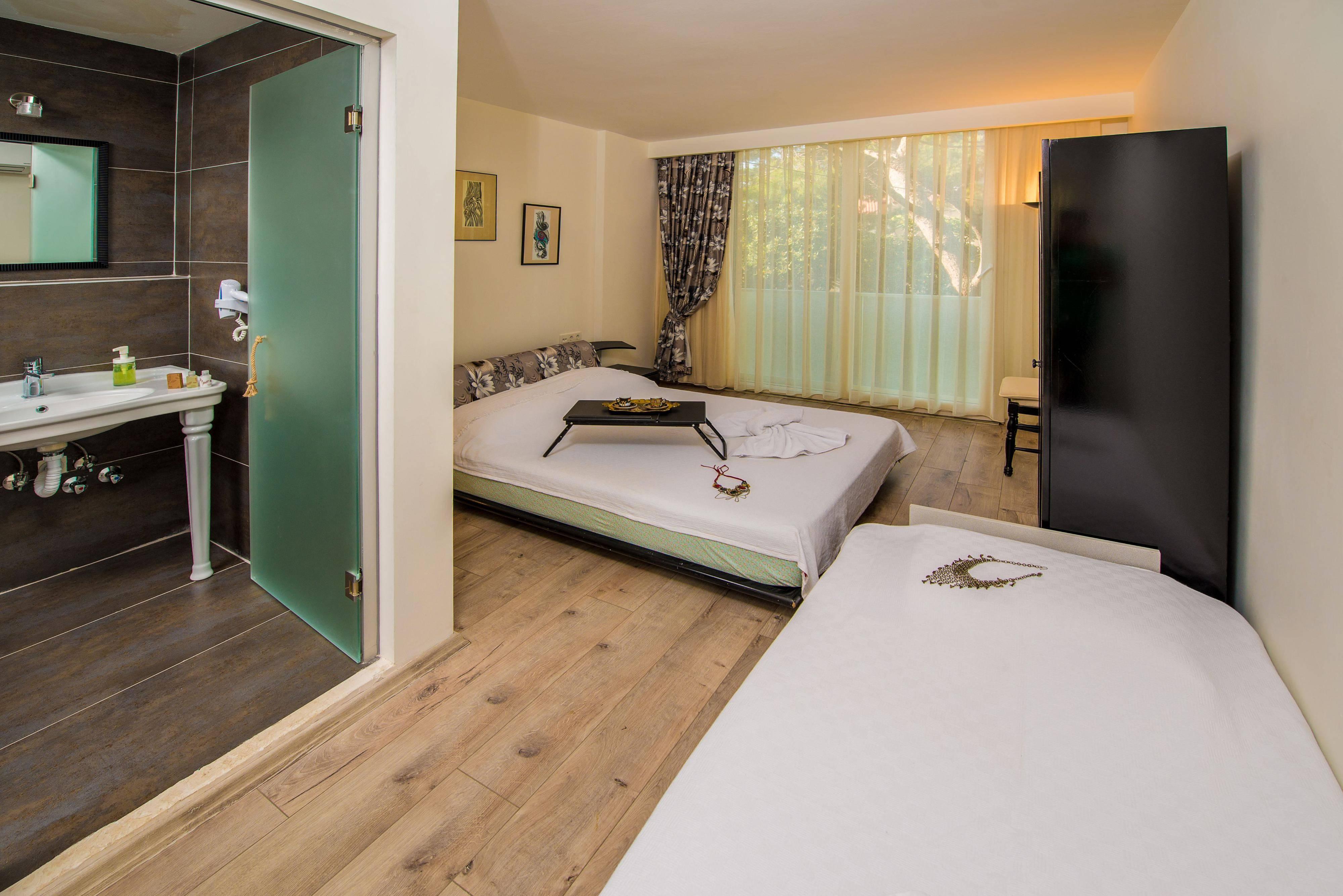 Destina Hotel Кешме Экстерьер фото